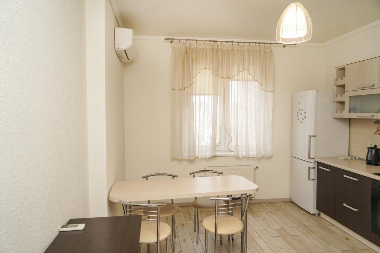 Kyiv Apartment On Chornovola 27 Kültér fotó